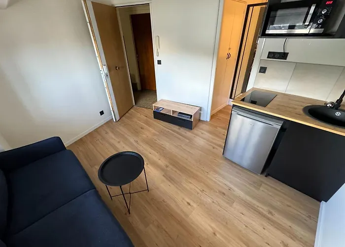 Comfortable 16 M Nest In *